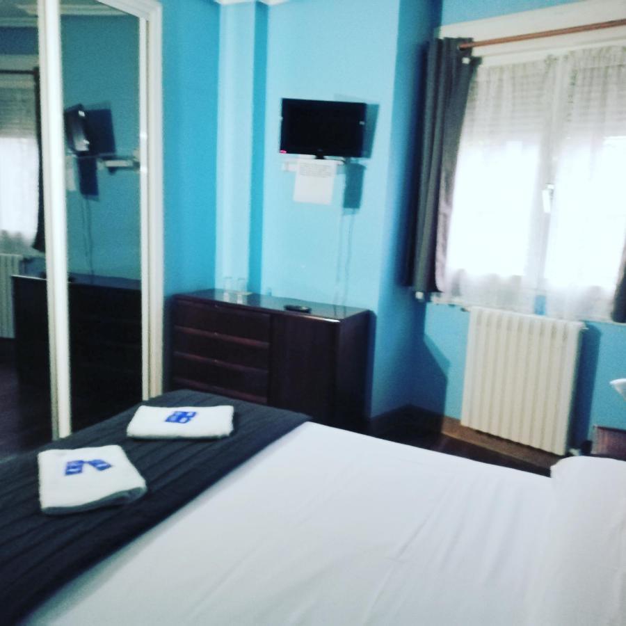 Txoko Maitea Pentsioa Hotel อูร์นีตา ภายนอก รูปภาพ