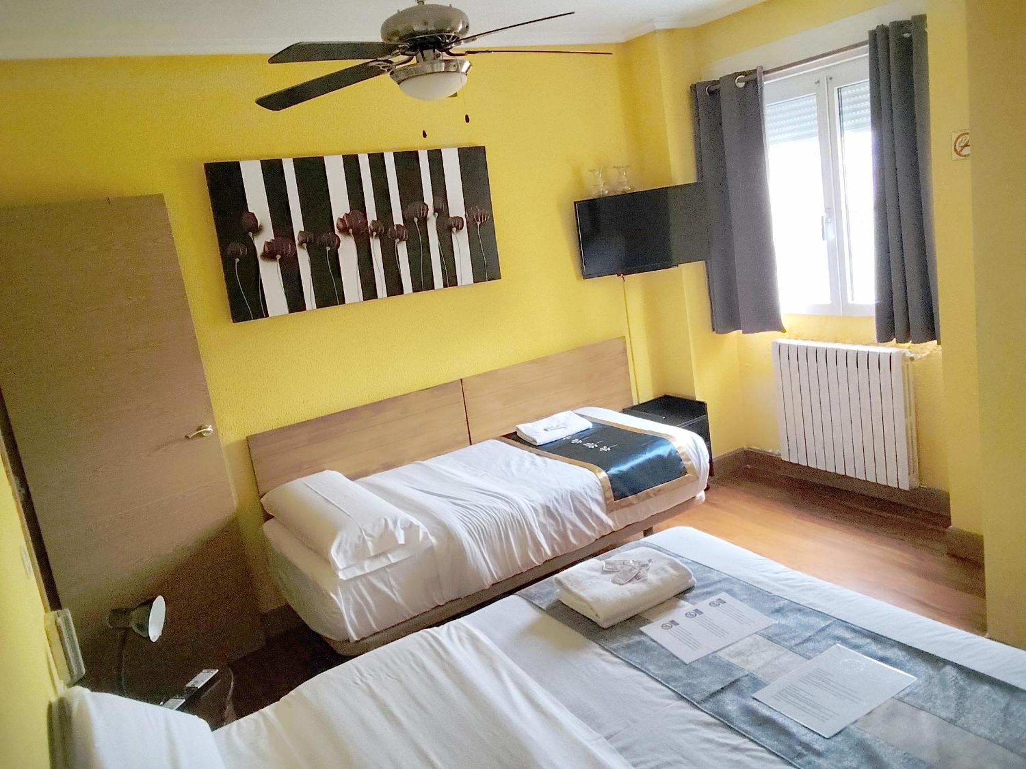 Txoko Maitea Pentsioa Hotel อูร์นีตา ภายนอก รูปภาพ