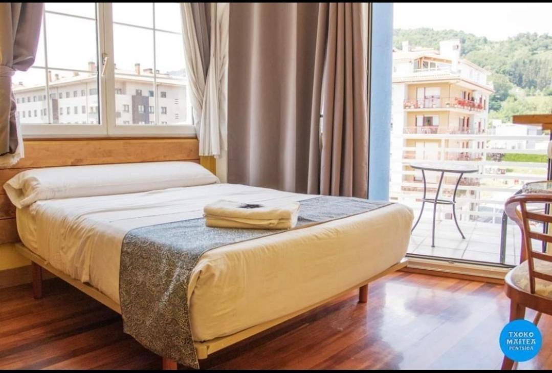 Txoko Maitea Pentsioa Hotel อูร์นีตา ภายนอก รูปภาพ