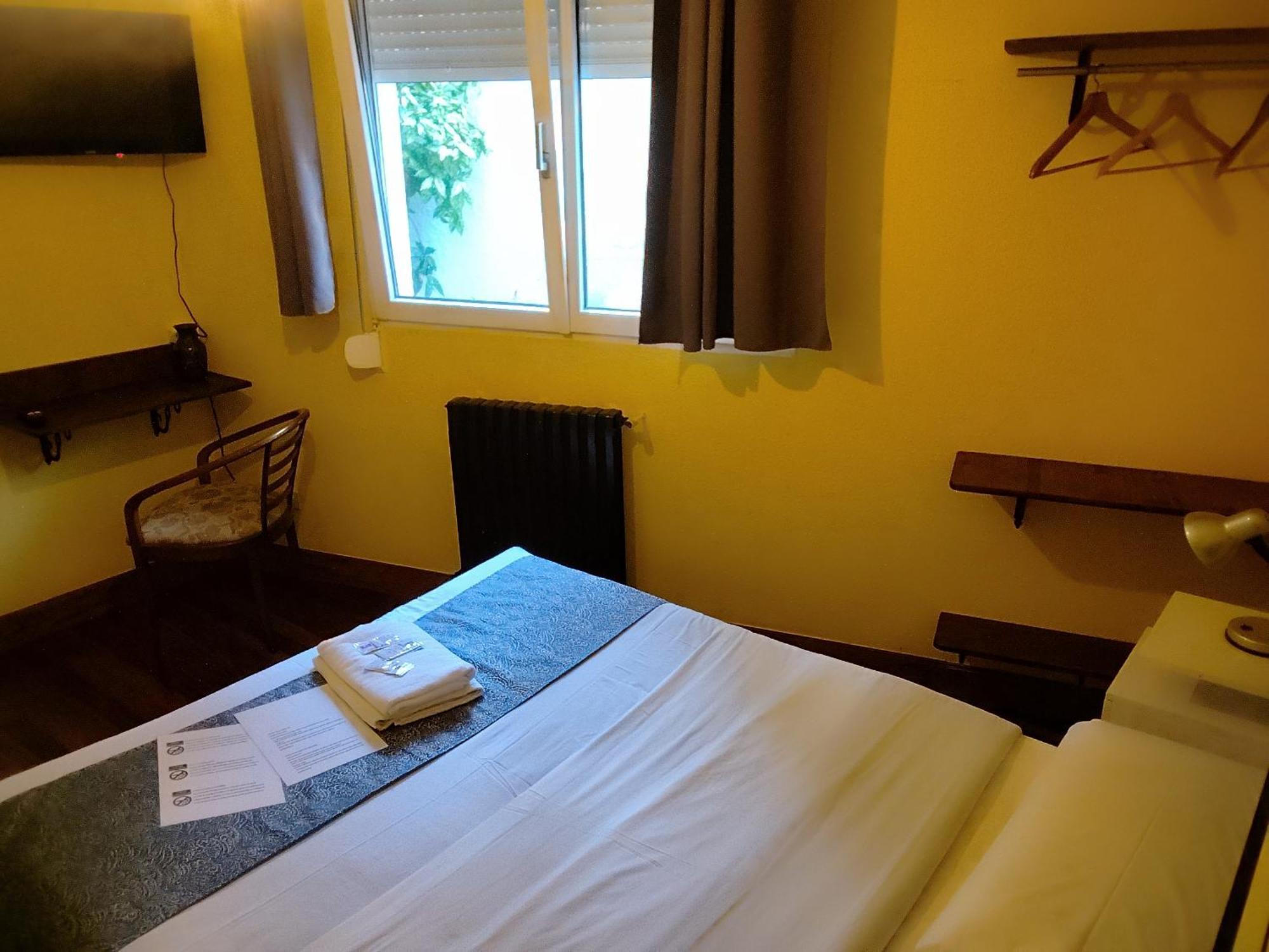 Txoko Maitea Pentsioa Hotel อูร์นีตา ภายนอก รูปภาพ